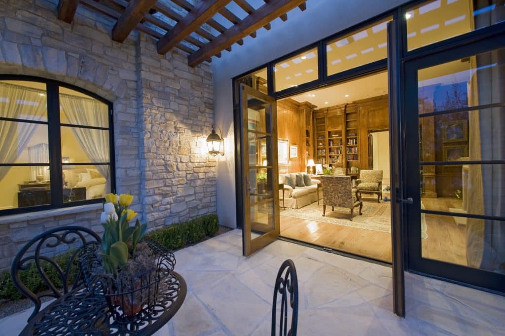 Motorized Wall Screens: Keep Bugs Out Without Sacrificing Style